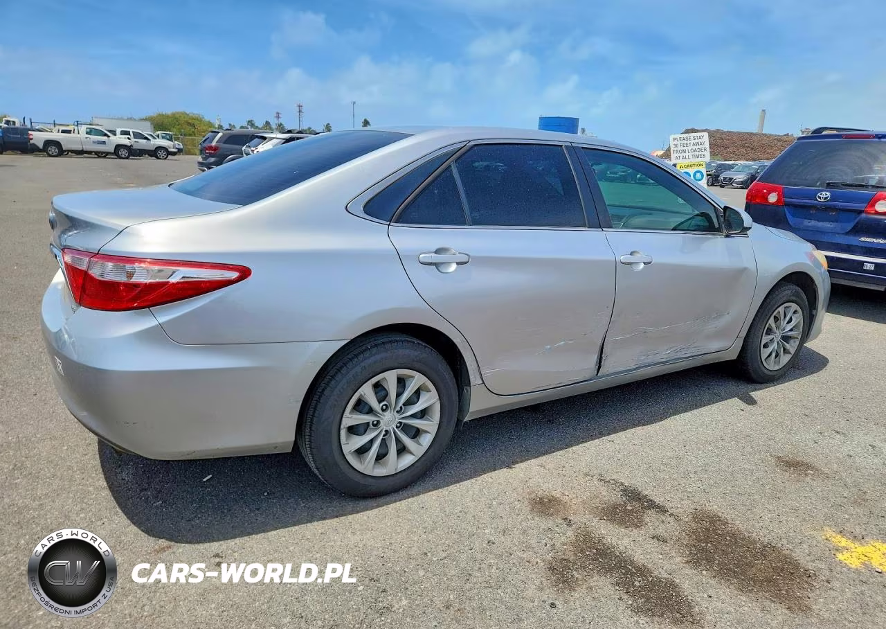 2015 Toyota Camry Le VIN:4T1BF1FK6FU109100 - 3