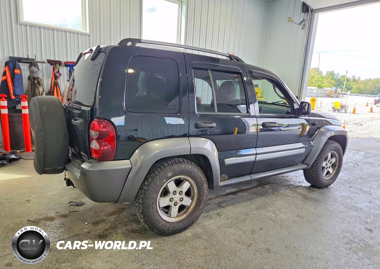 2006 Jeep Liberty Sport VIN:1J4GL48K46W146887 - 3