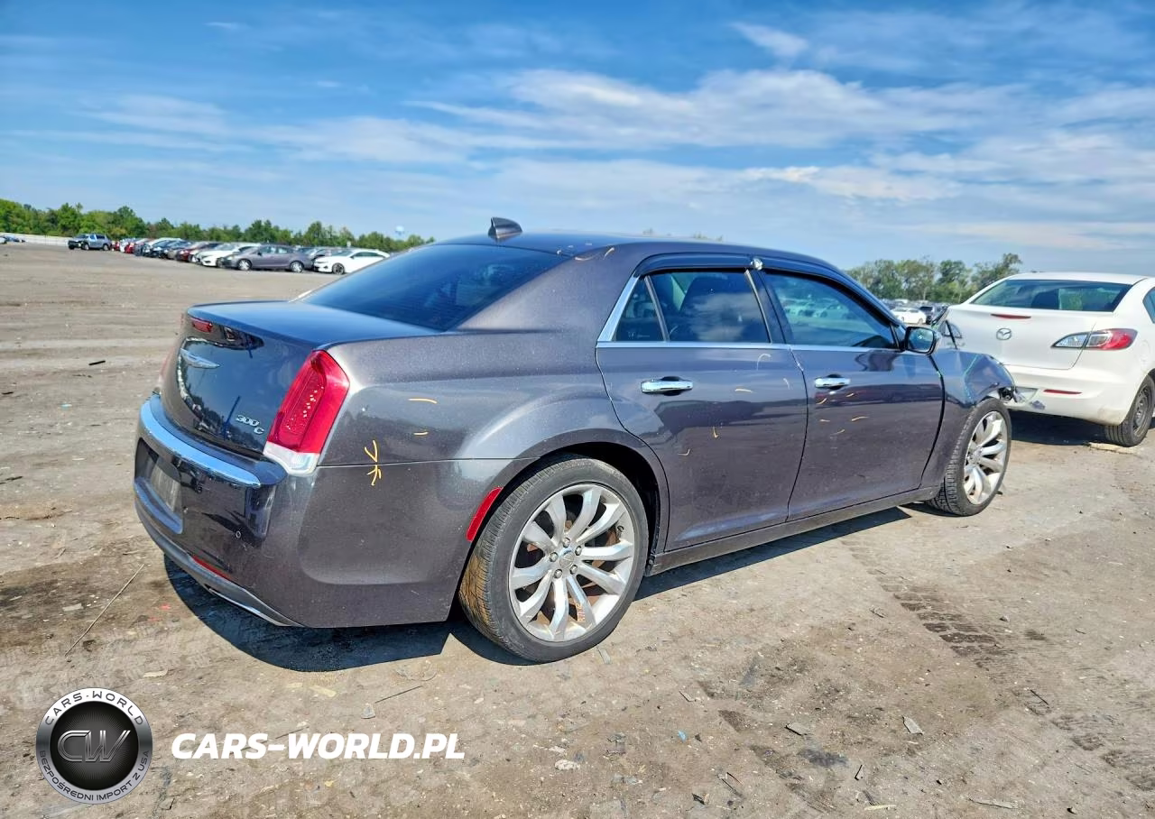 2017 Chrysler 300C VIN:2C3CCAEG2HH570044 - 3