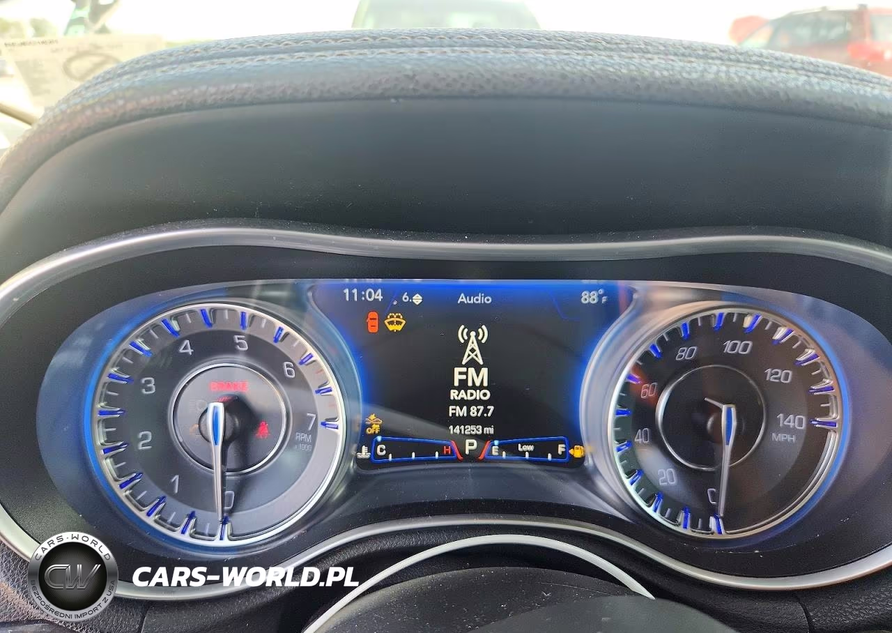2017 Chrysler 300C VIN:2C3CCAEG2HH570044 - 9