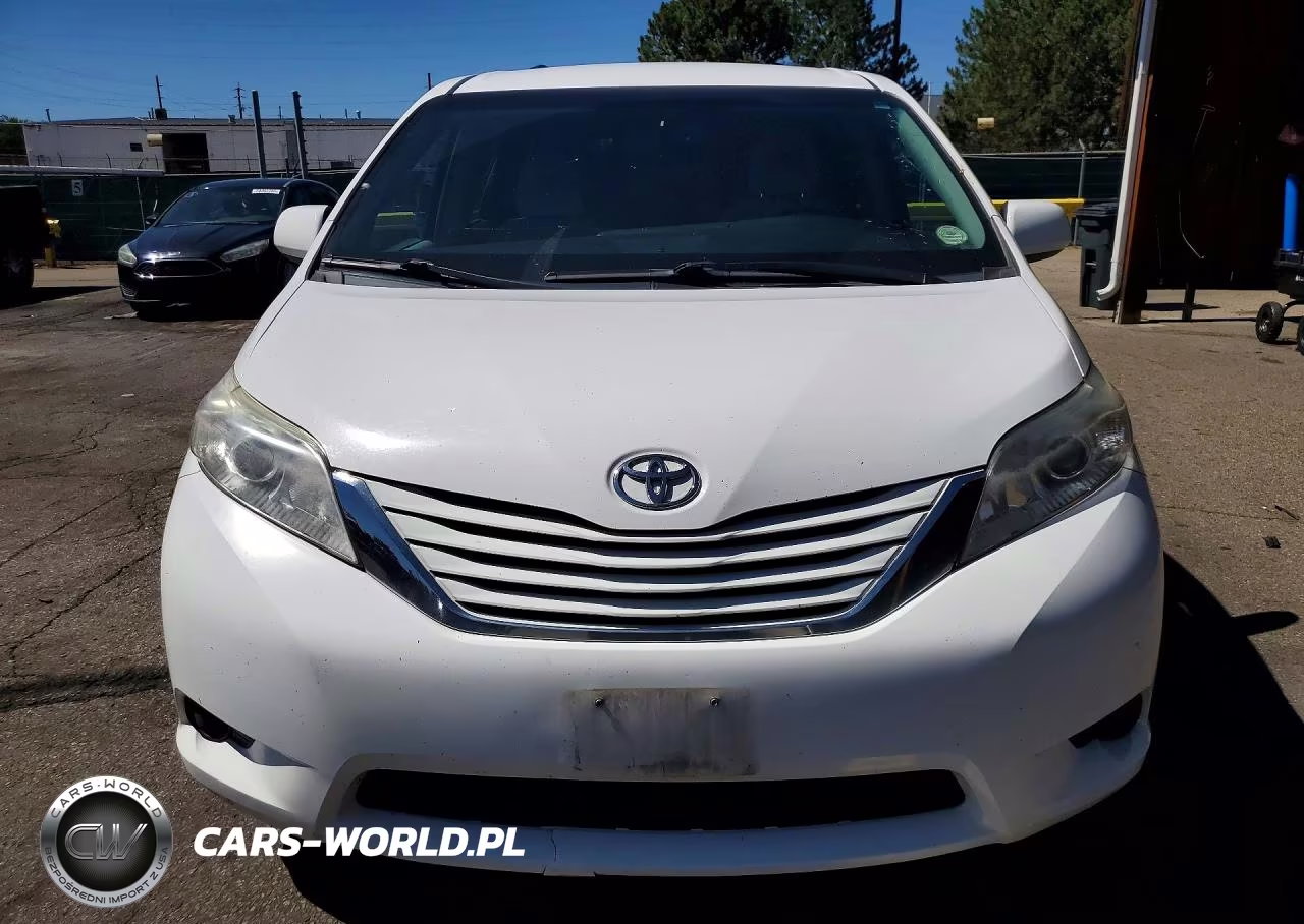 2015 Toyota Sienna VIN:5TDKK3DC3FS585574 - 5