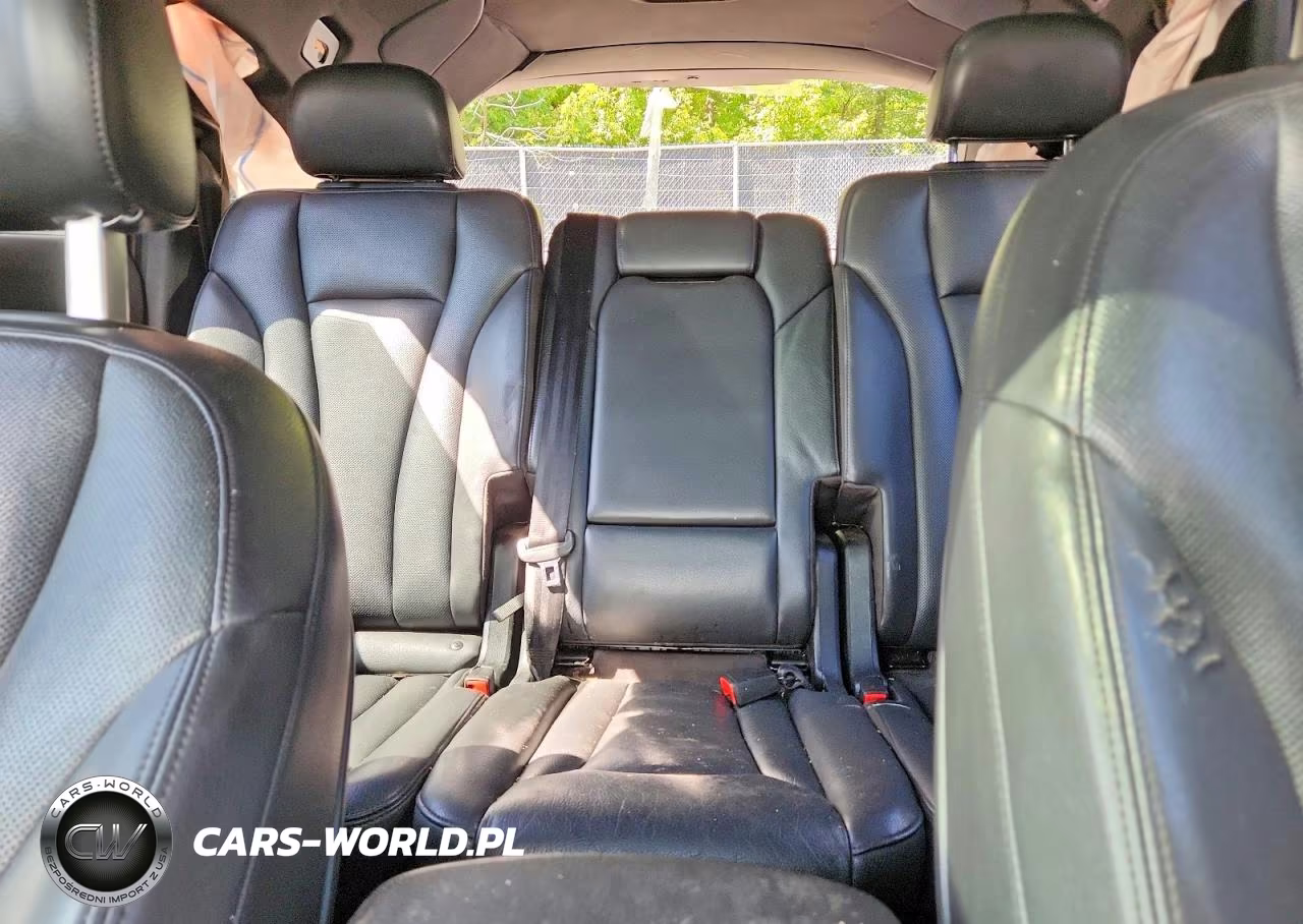 2018 Audi Q7 Premium Plus VIN:WA1LAAF78JD043350 - 10
