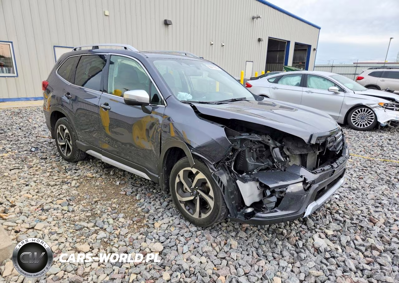 2023 Subaru Forester Touring VIN:JF2SKARC7PH412953 - 4