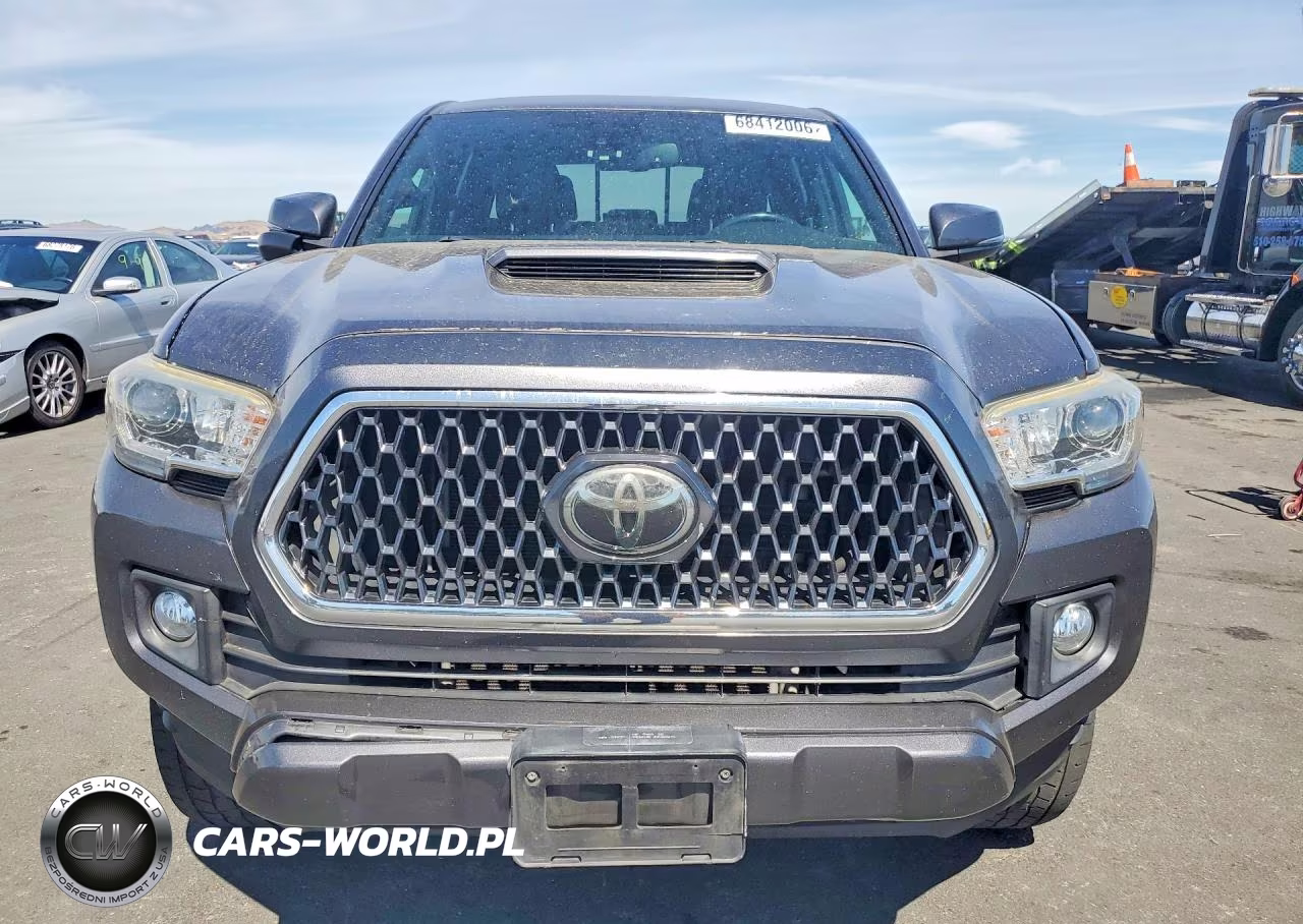 2018 Toyota Tacoma Trd Sport VIN:3TMDZ5BN4JM047852 - 5