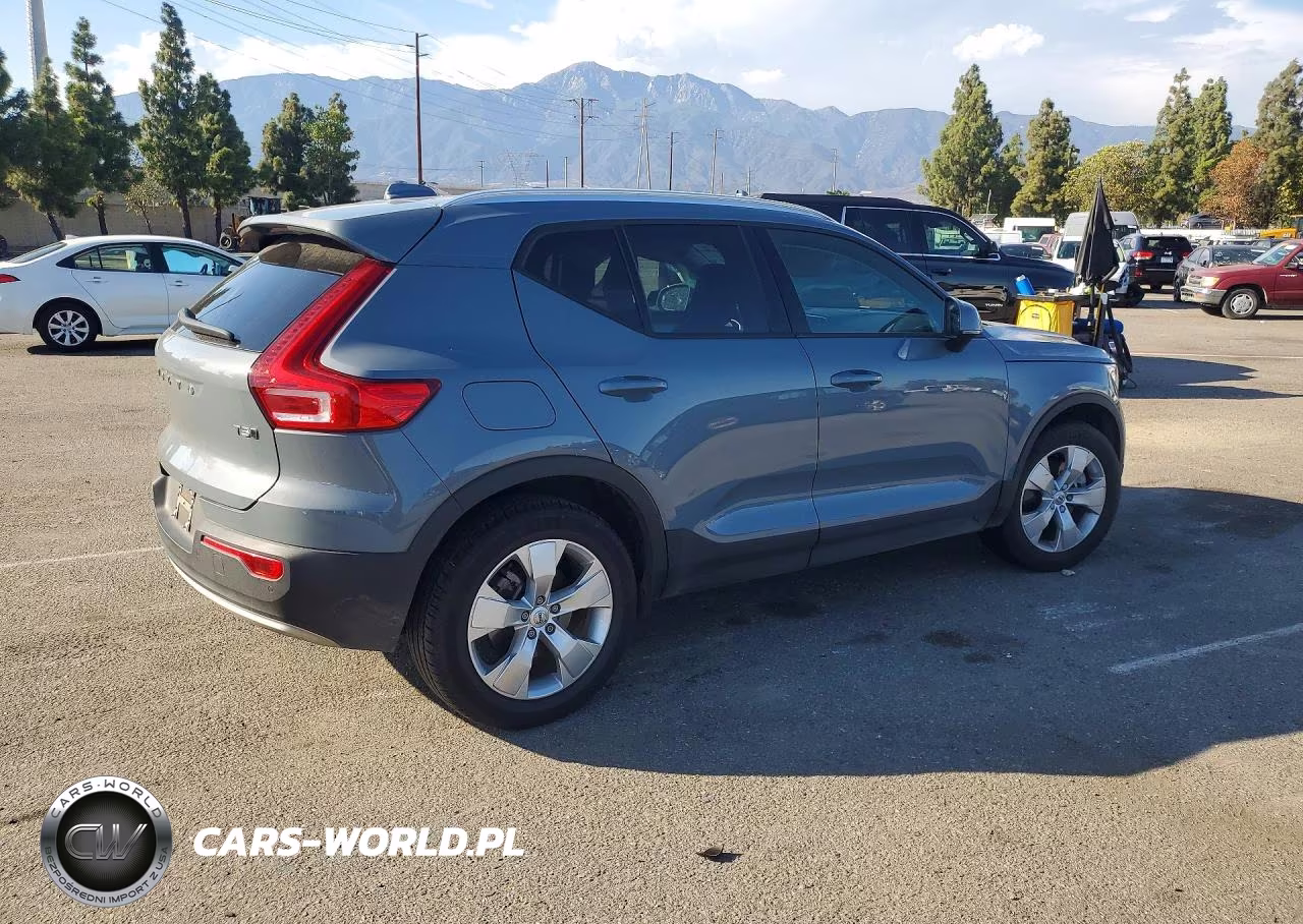 2021 Volvo Xc40 T5 Momentum VIN:YV4162UK8M2451145 - 3