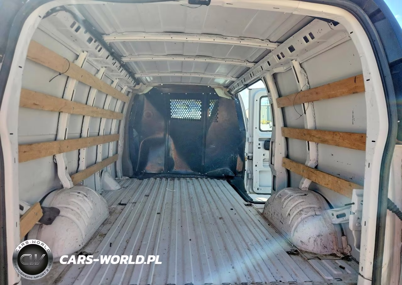 2023 Chevrolet Express G2500 Delivery Van VIN:1GCWGAFP8P1214531 - 10
