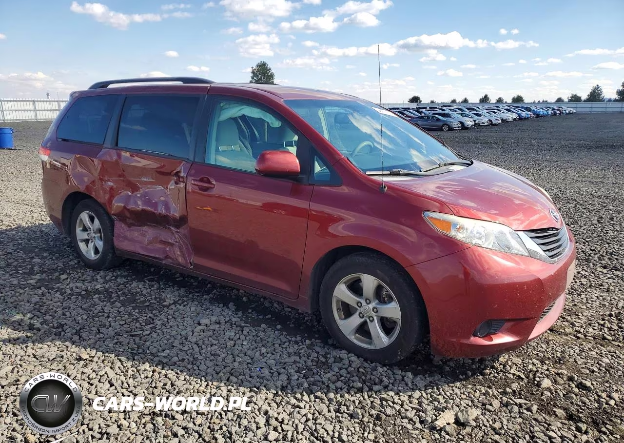 2013 Toyota Sienna Le VIN:5TDKK3DC5DS312598 - 4