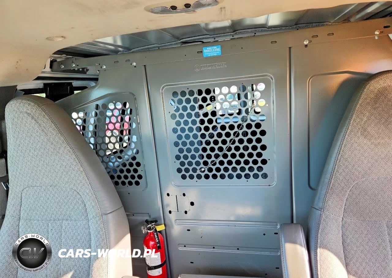2019 Chevrolet Express G3500 VIN:1GCZGGFG6K1308125 - 10
