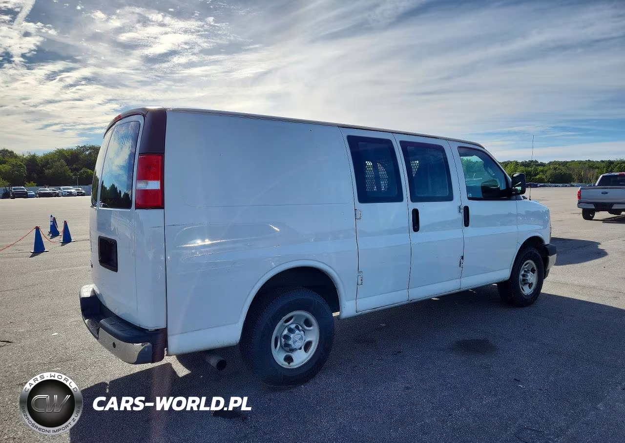 2019 Chevrolet Express G3500 VIN:1GCZGGFG6K1308125 - 3