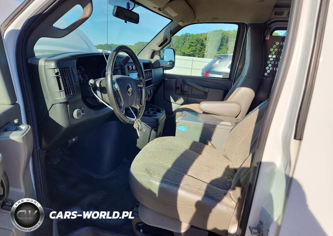 2019 Chevrolet Express G3500 VIN:1GCZGGFG6K1308125 - 7