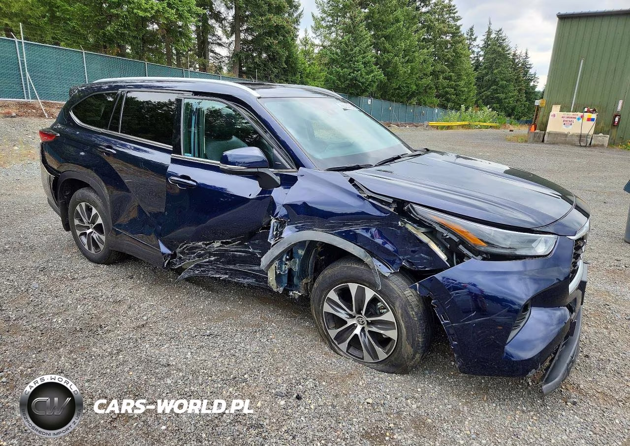 2022 Toyota Highlander Xle VIN:5TDHZRBH7NS230008 - 4