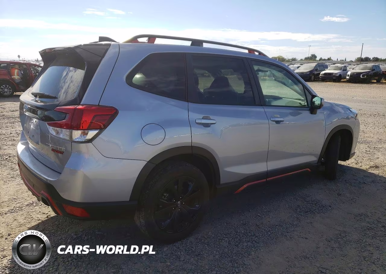 2024 Subaru Forester Sport VIN:JF2SKAGCXRH500823 - 3