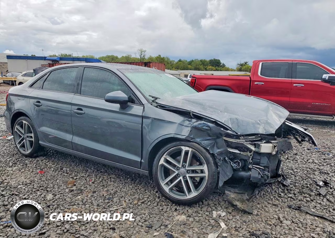 2018 Audi A3 Premium VIN:WAUAUGFF9J1083921 - 4