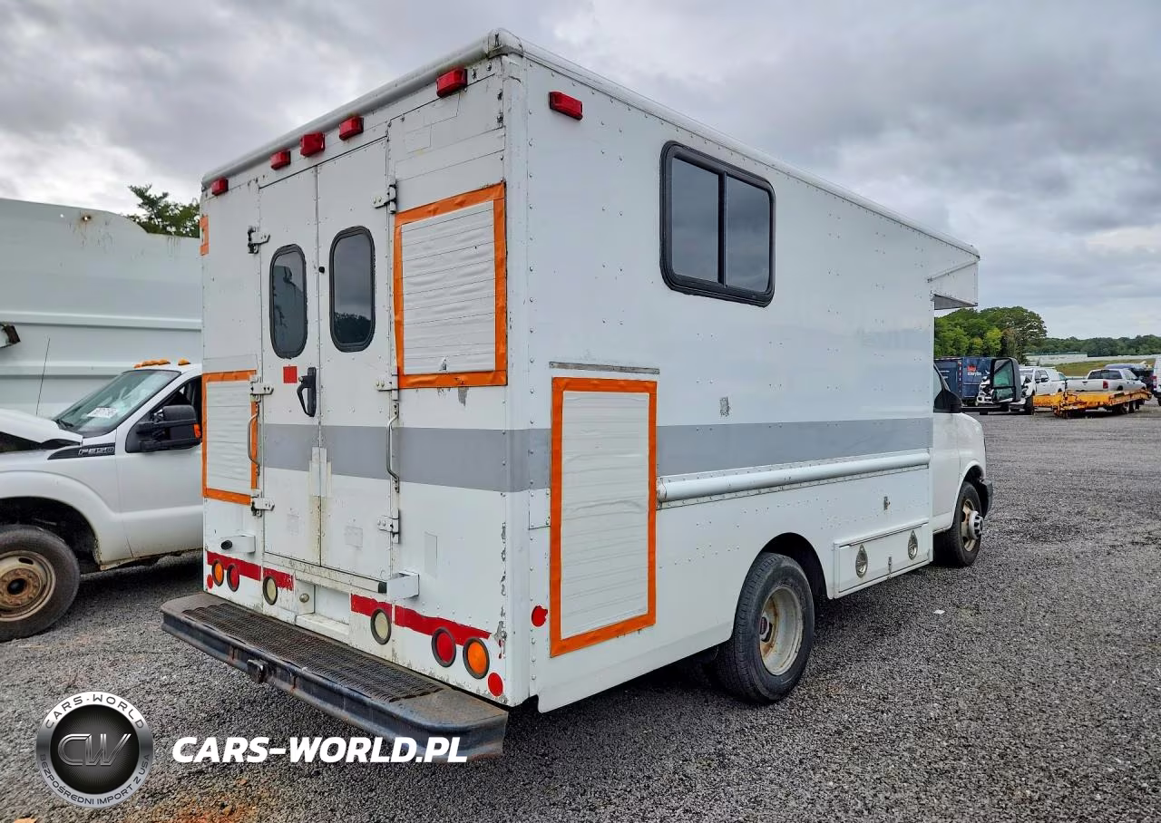 2007 GMC Savana Cutaway G3500 VIN:1GDJG31U171241424 - 3