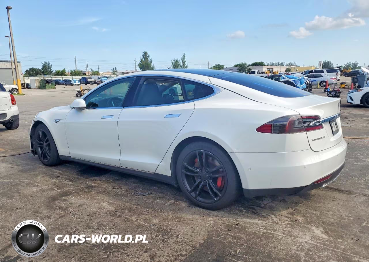 2015 Tesla Model S 70D VIN:5YJSA1S22FF096735 - 2
