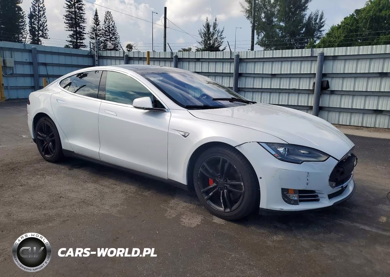 2015 Tesla Model S 70D VIN:5YJSA1S22FF096735 - 4