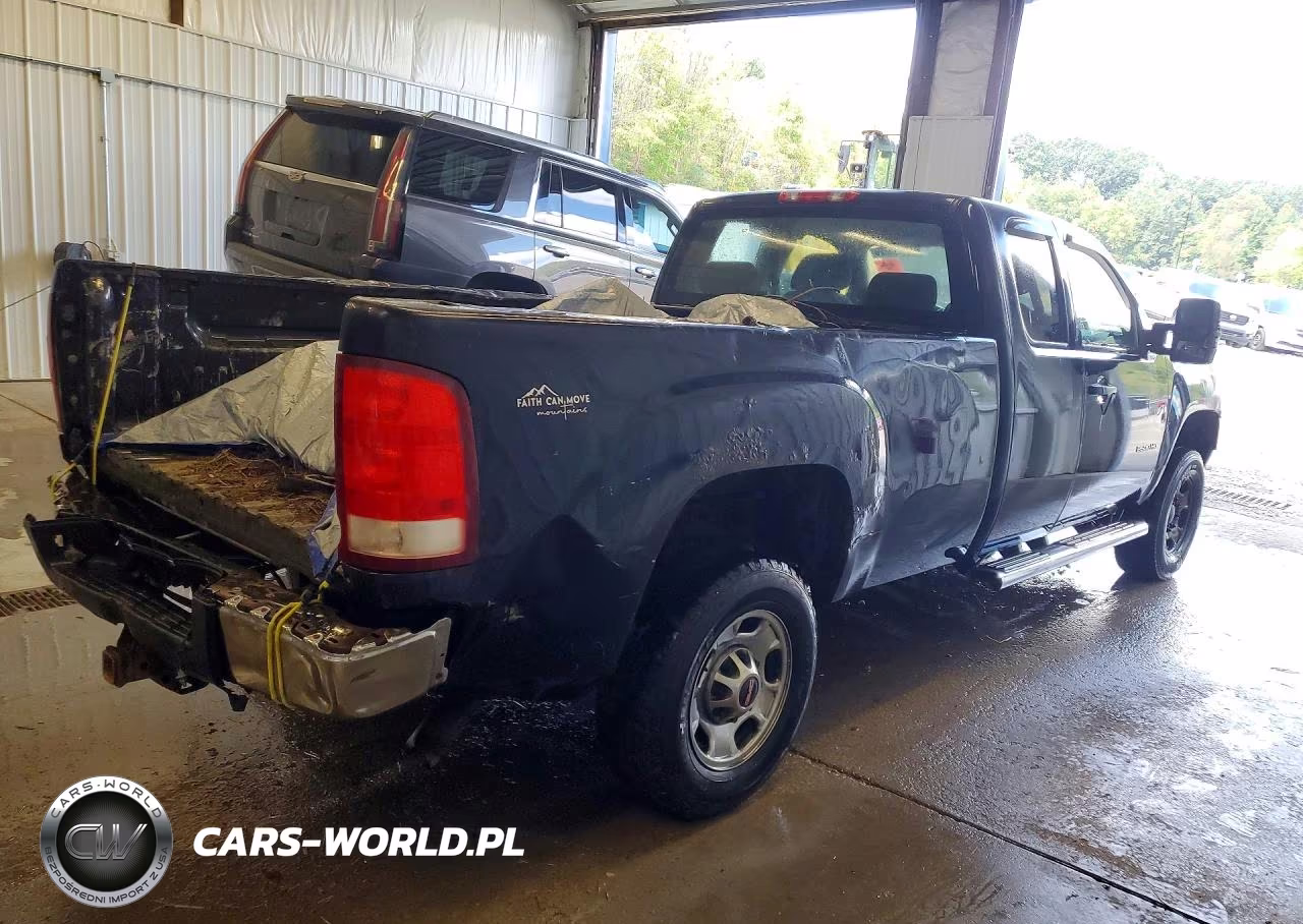 2012 GMC Sierra K2500 Heavy Duty VIN:1GT22ZCG8CZ212838 - 3