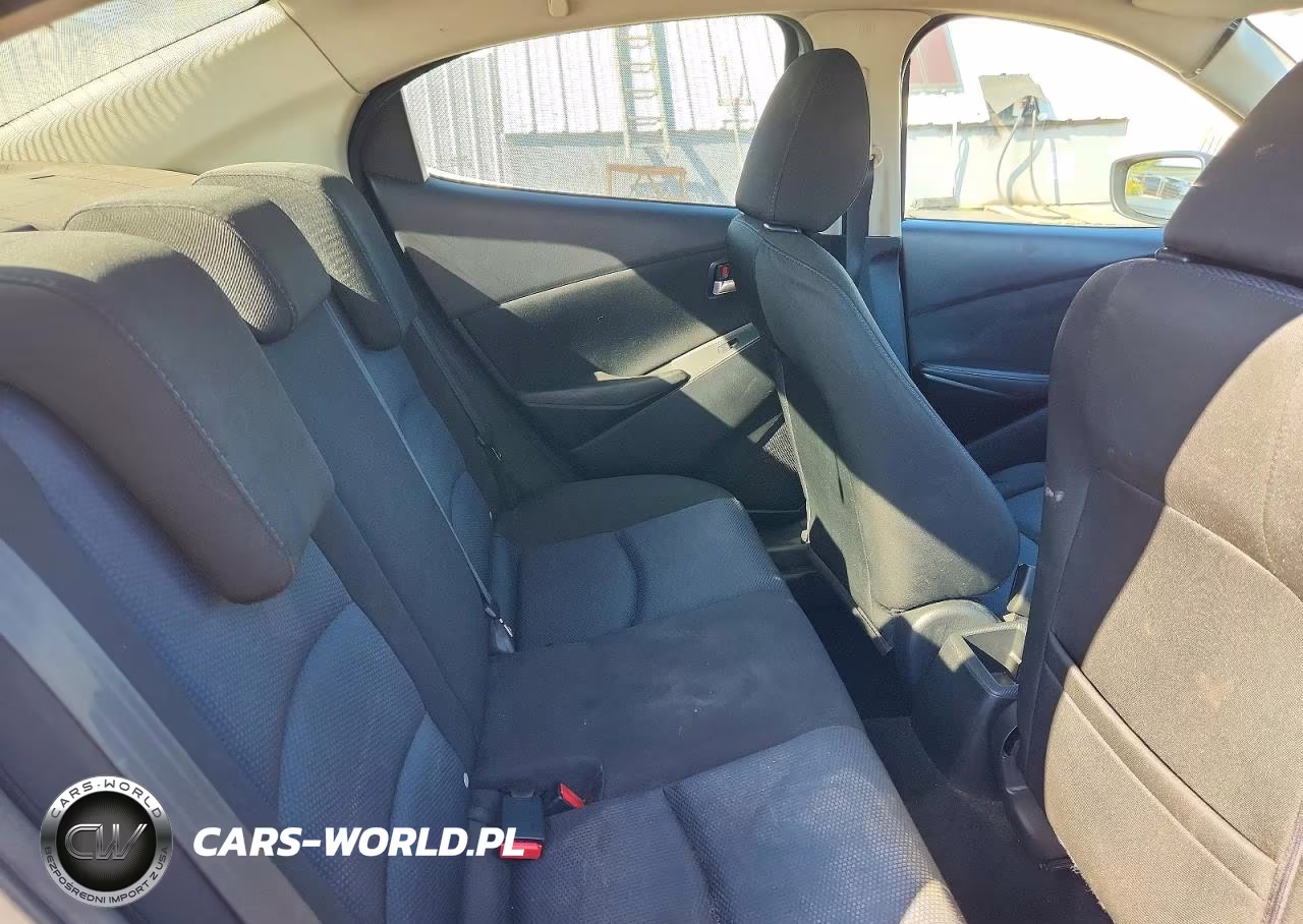 2018 Toyota Yaris Ia Base VIN:3MYDLBYV0JY327897 - 10