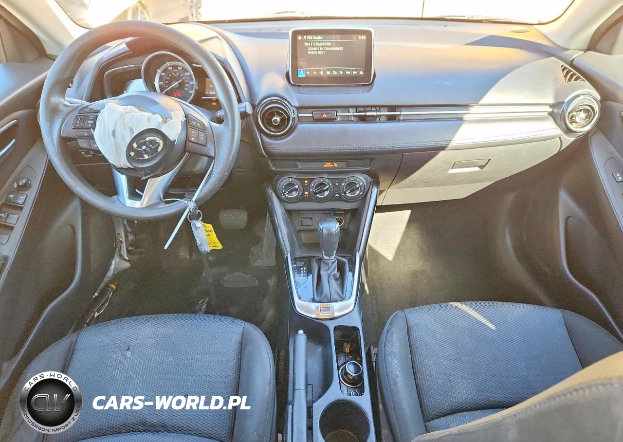 2018 Toyota Yaris Ia Base VIN:3MYDLBYV0JY327897 - 8