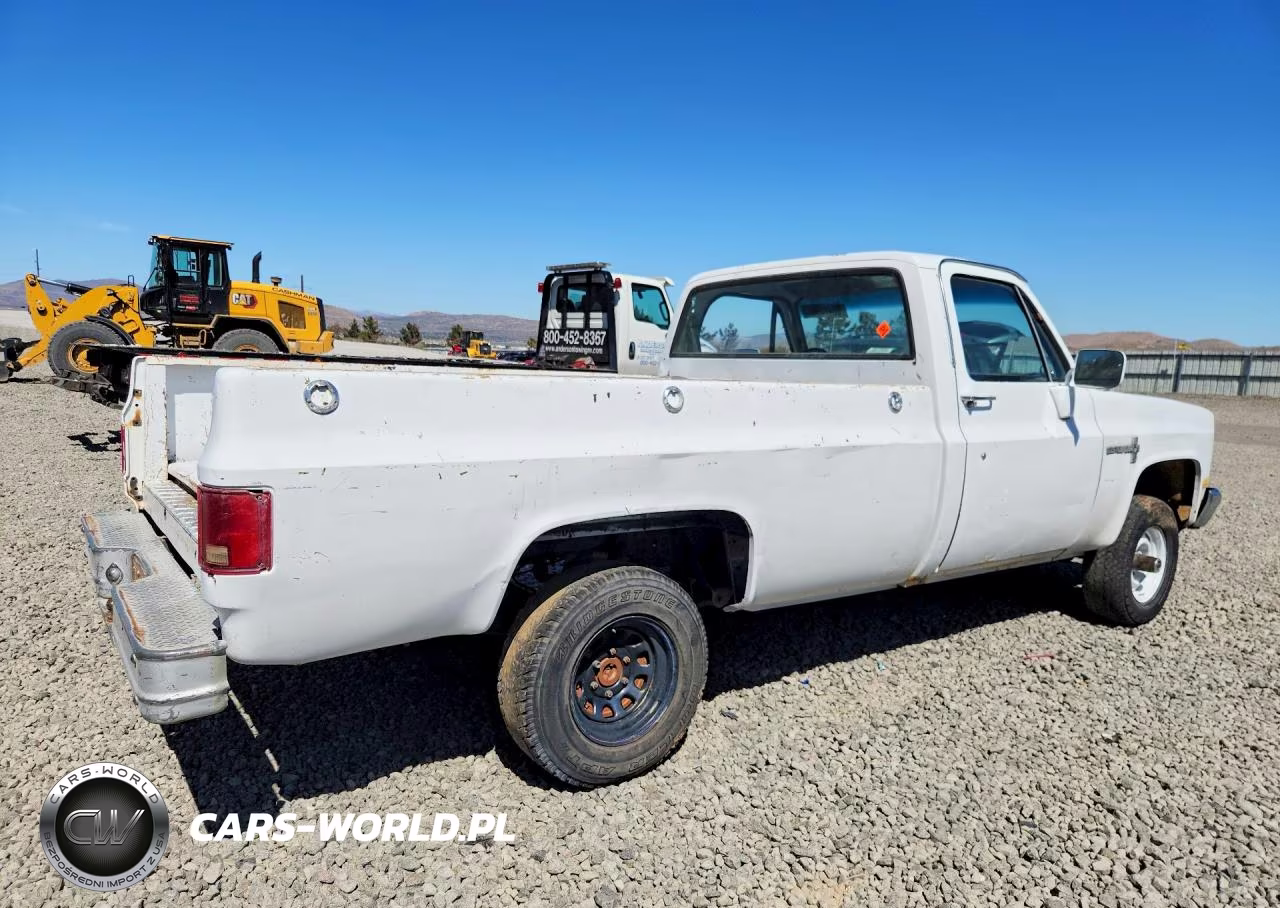 1986 Chevrolet K10 VIN:1GCEK14H9GJ174384 - 3