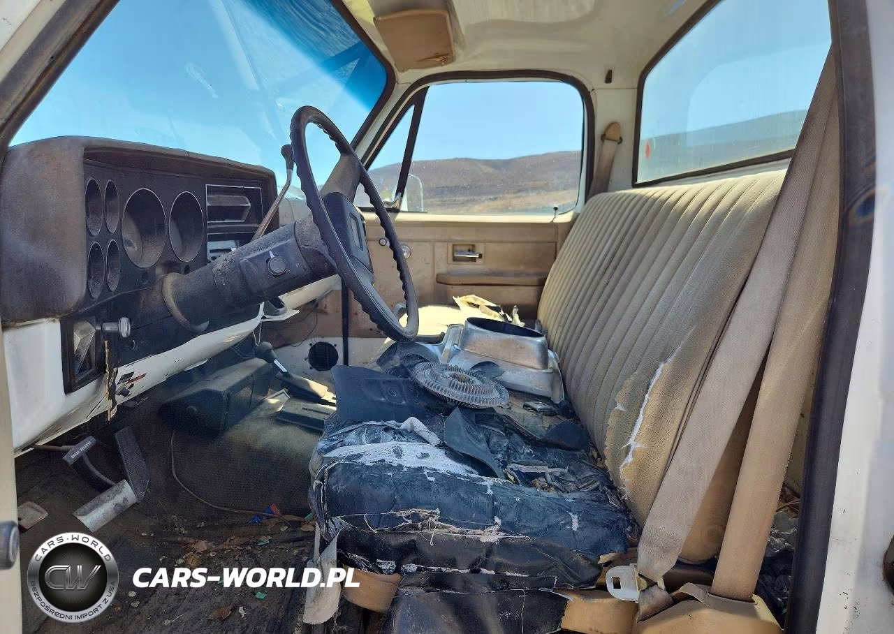 1986 Chevrolet K10 VIN:1GCEK14H9GJ174384 - 7