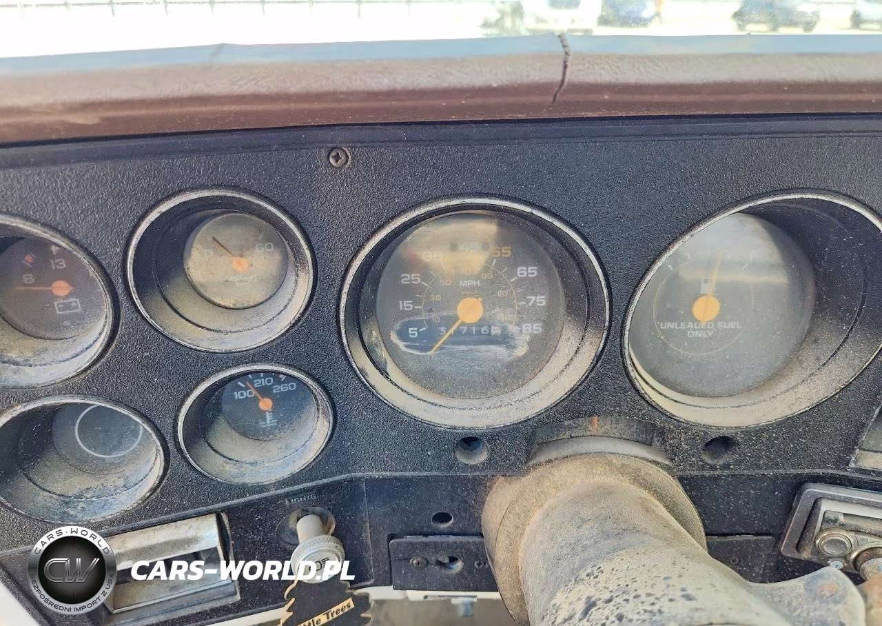 1986 Chevrolet K10 VIN:1GCEK14H9GJ174384 - 9