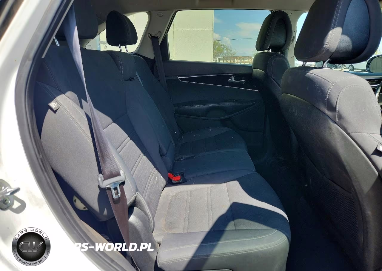 2016 Kia Sorento Lx VIN:5XYPG4A31GG010728 - 11