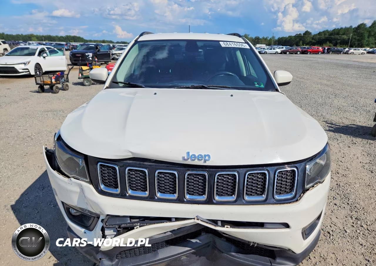 2018 Jeep Compass Latitude VIN:3C4NJDBB4JT103726 - 5