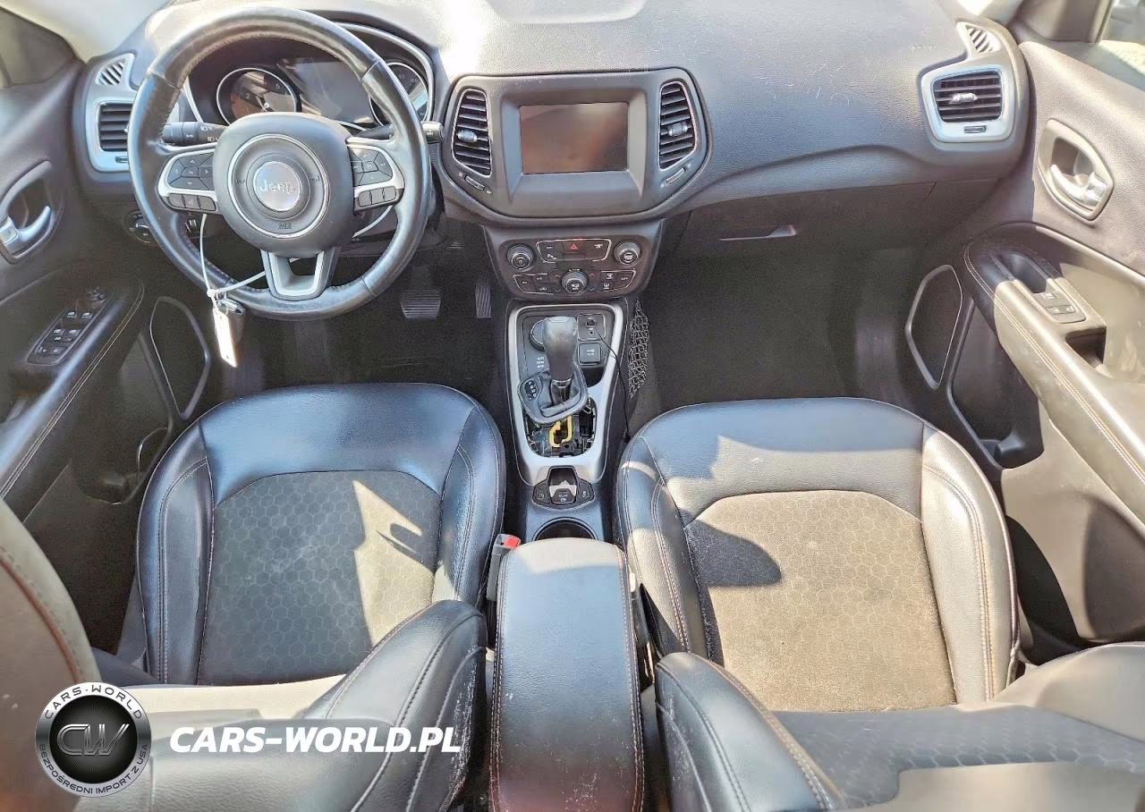 2018 Jeep Compass Latitude VIN:3C4NJDBB4JT103726 - 8
