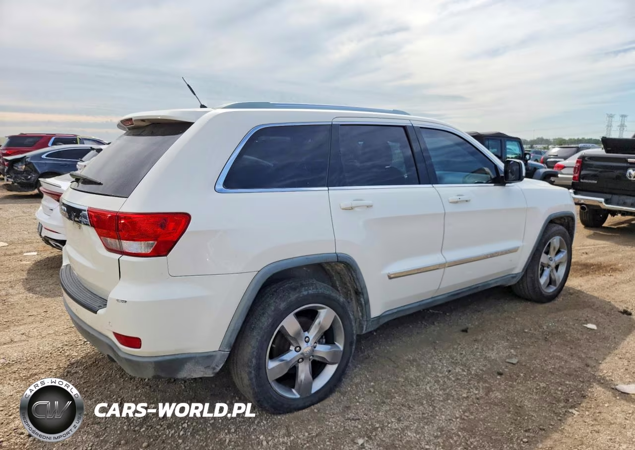 2011 Jeep Grand Cherokee Laredo VIN:1J4RR4GG7BC553392 - 3