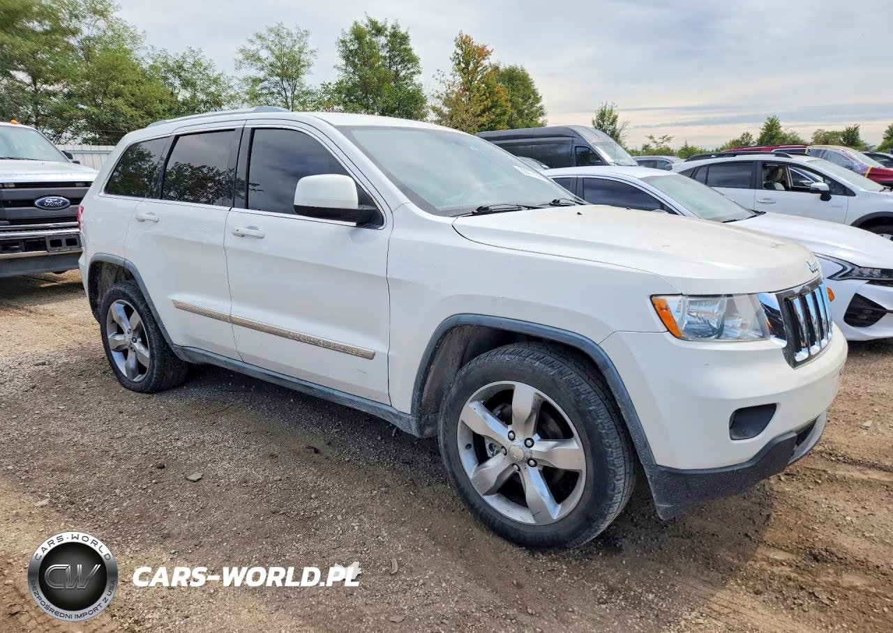 2011 Jeep Grand Cherokee Laredo VIN:1J4RR4GG7BC553392 - 4