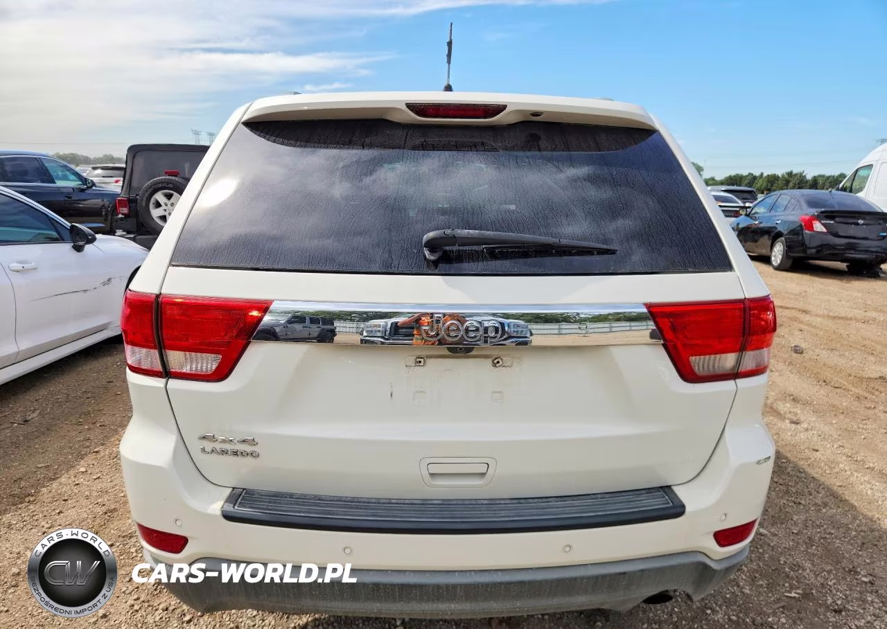 2011 Jeep Grand Cherokee Laredo VIN:1J4RR4GG7BC553392 - 6