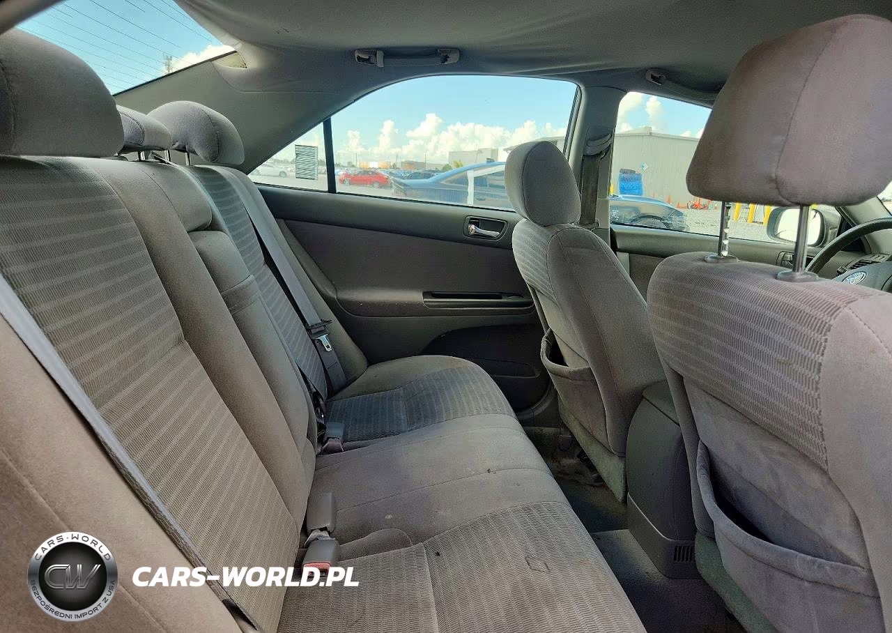 2005 Toyota Camry Le VIN:4T1BE32K75U502235 - 10