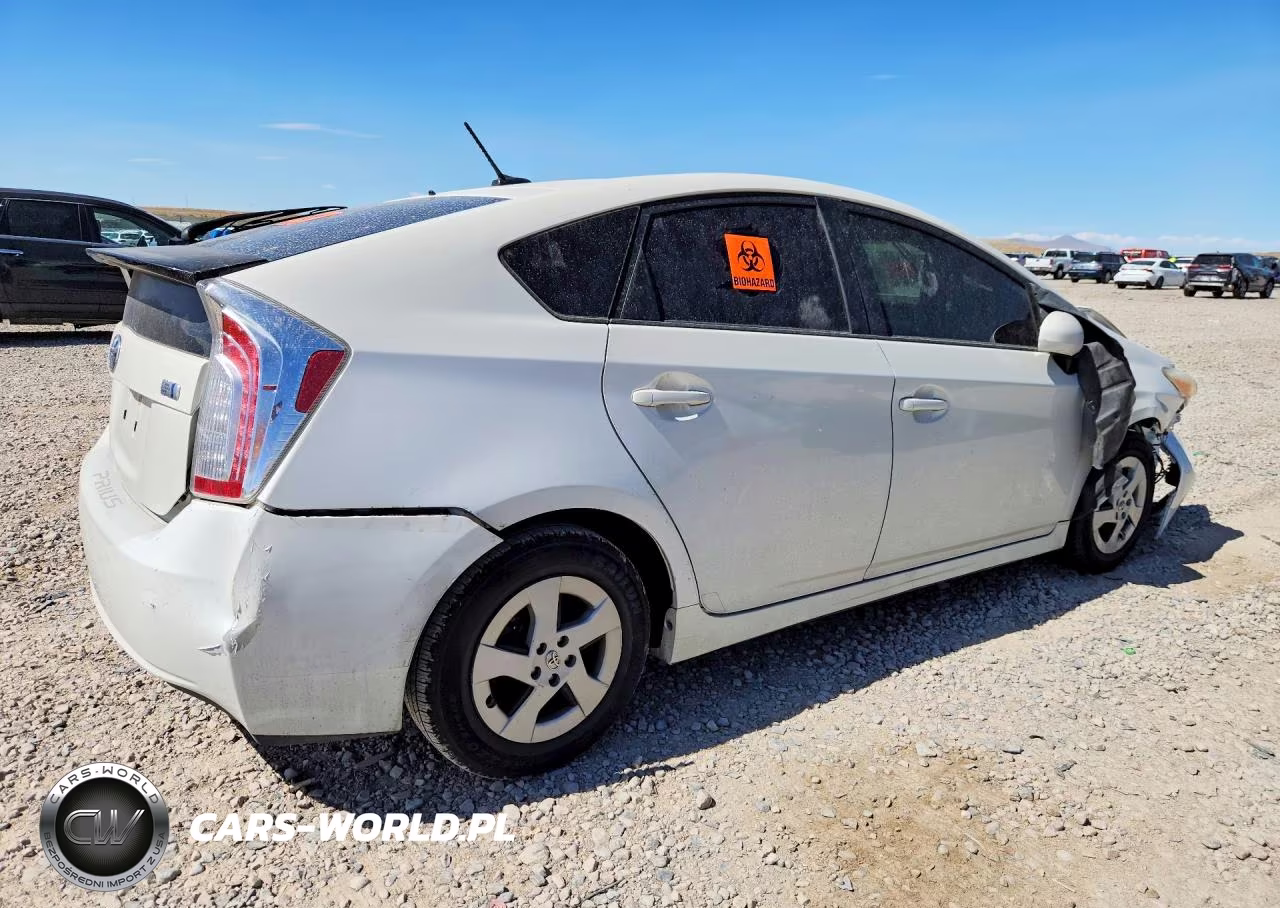 2014 Toyota Prius Three VIN:JTDKN3DU5E1777087 - 3