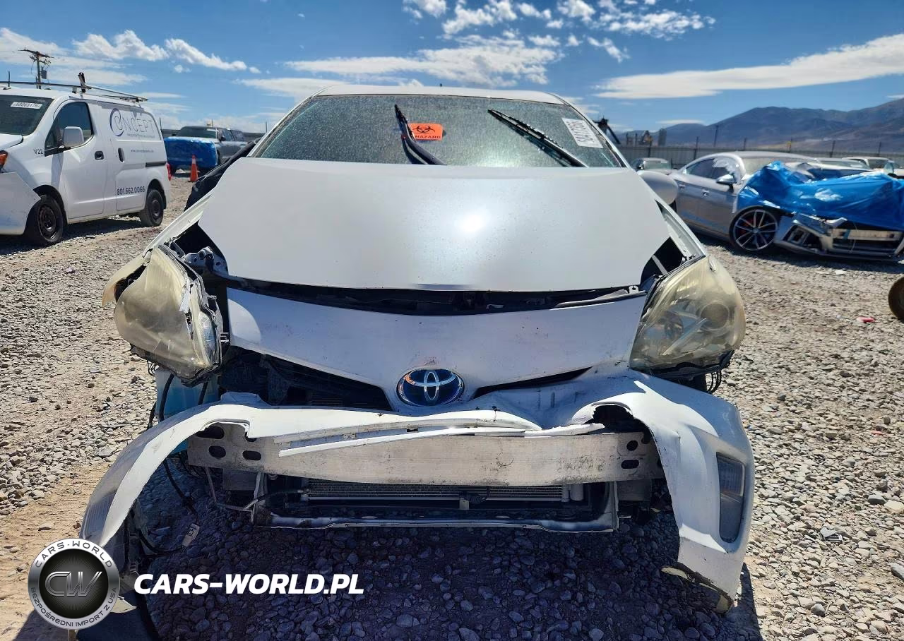 2014 Toyota Prius Three VIN:JTDKN3DU5E1777087 - 5