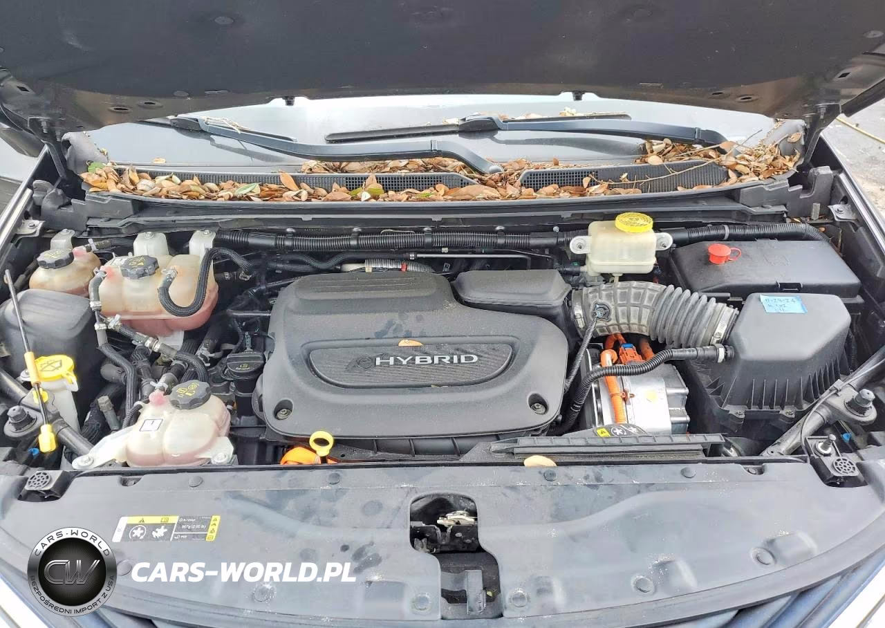 2018 Chrysler Pacifica Hybrid Limited VIN:2C4RC1N72JR159166 - 12