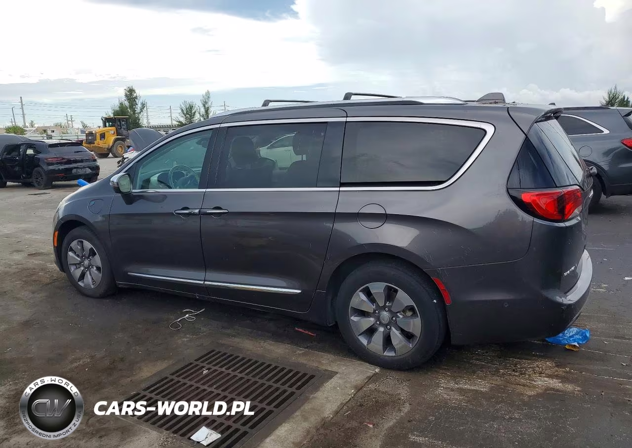 2018 Chrysler Pacifica Hybrid Limited VIN:2C4RC1N72JR159166 - 2