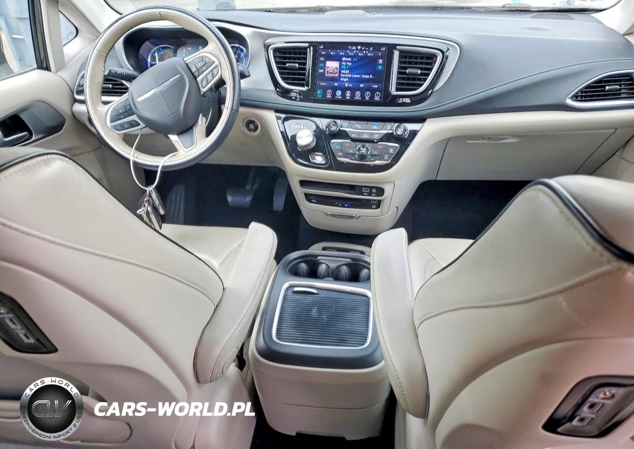 2018 Chrysler Pacifica Hybrid Limited VIN:2C4RC1N72JR159166 - 8