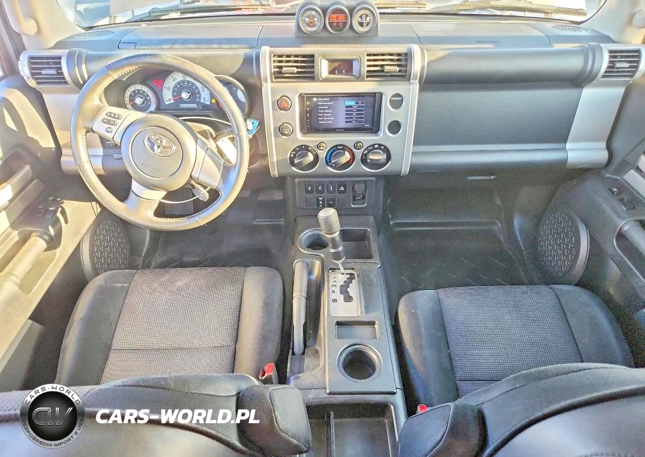 2010 Toyota Fj Cruiser Base VIN:JTEZU4BF3AK010611 - 8