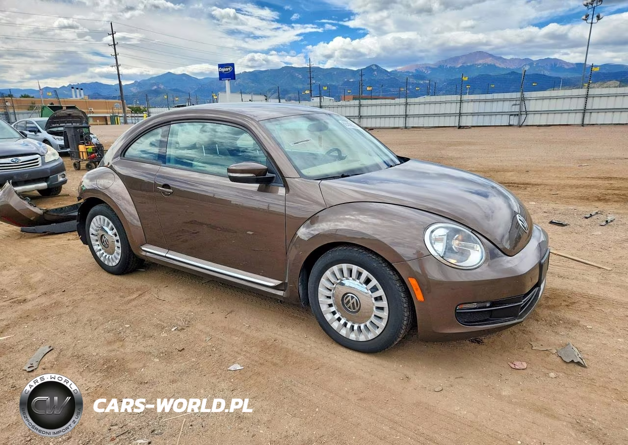 2013 Volkswagen Beetle VIN:3VWJP7AT5DM661914 - 4