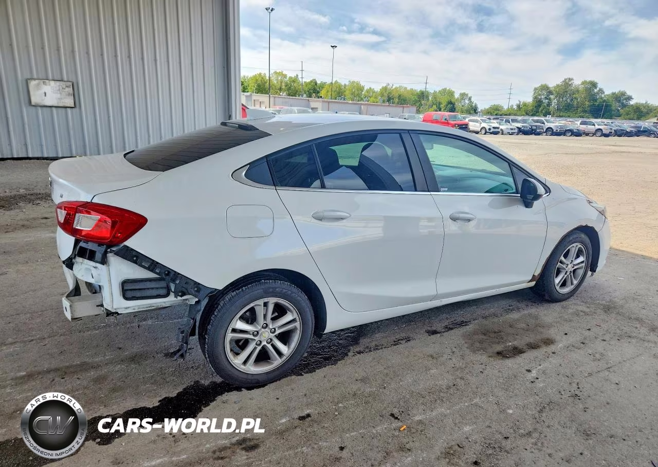 2017 Chevrolet Cruze Lt VIN:1G1BE5SM9H7143919 - 3