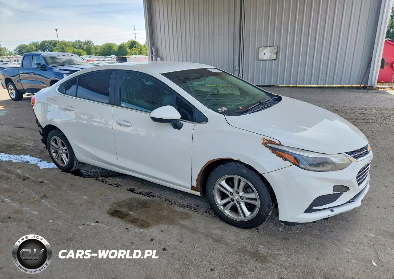 2017 Chevrolet Cruze Lt VIN:1G1BE5SM9H7143919 - 4