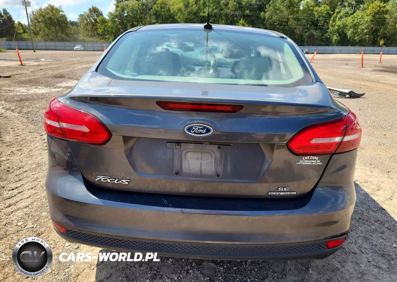 2015 Ford Focus Se VIN:1FADP3F23FL340697 - 6