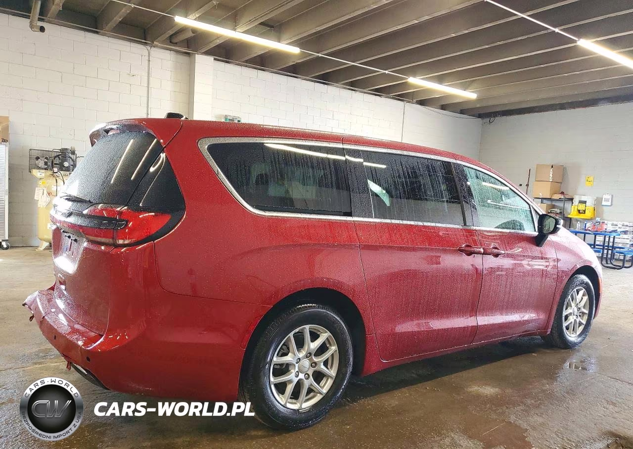2027 Chrysler Pacifica Select VIN:2C4RC1BG2VR586132 - 3