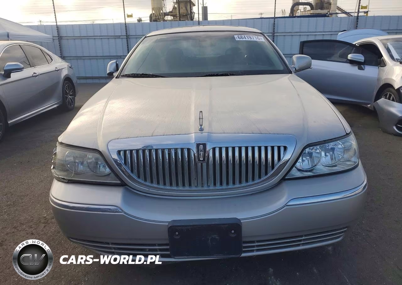 2006 Lincoln Town Car Signature Limited VIN:1LNHM82WX6Y626314 - 5