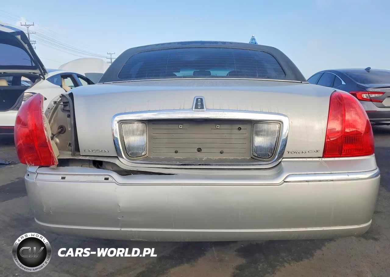 2006 Lincoln Town Car Signature Limited VIN:1LNHM82WX6Y626314 - 6