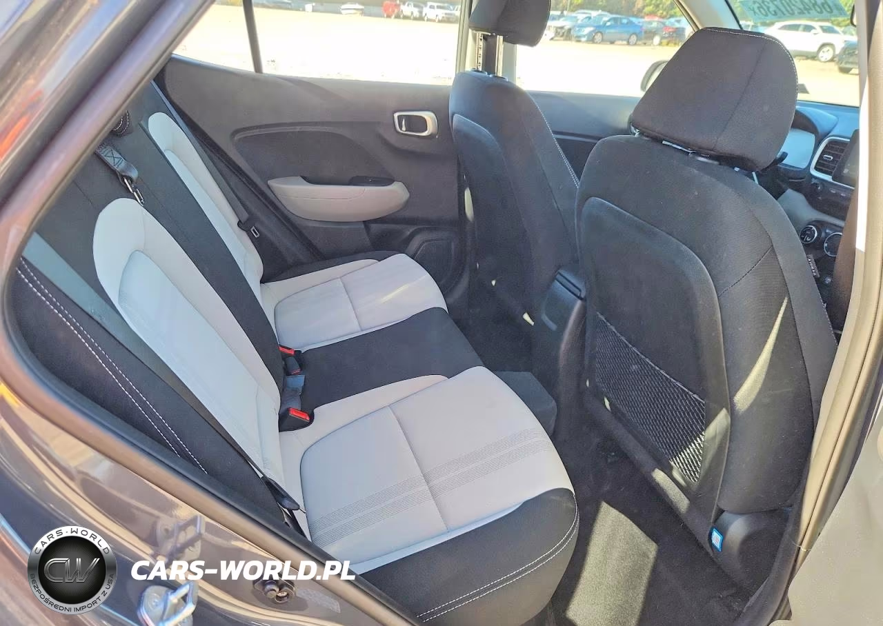 2023 Hyundai Venue Sel VIN:KMHRC8A35PU249043 - 11