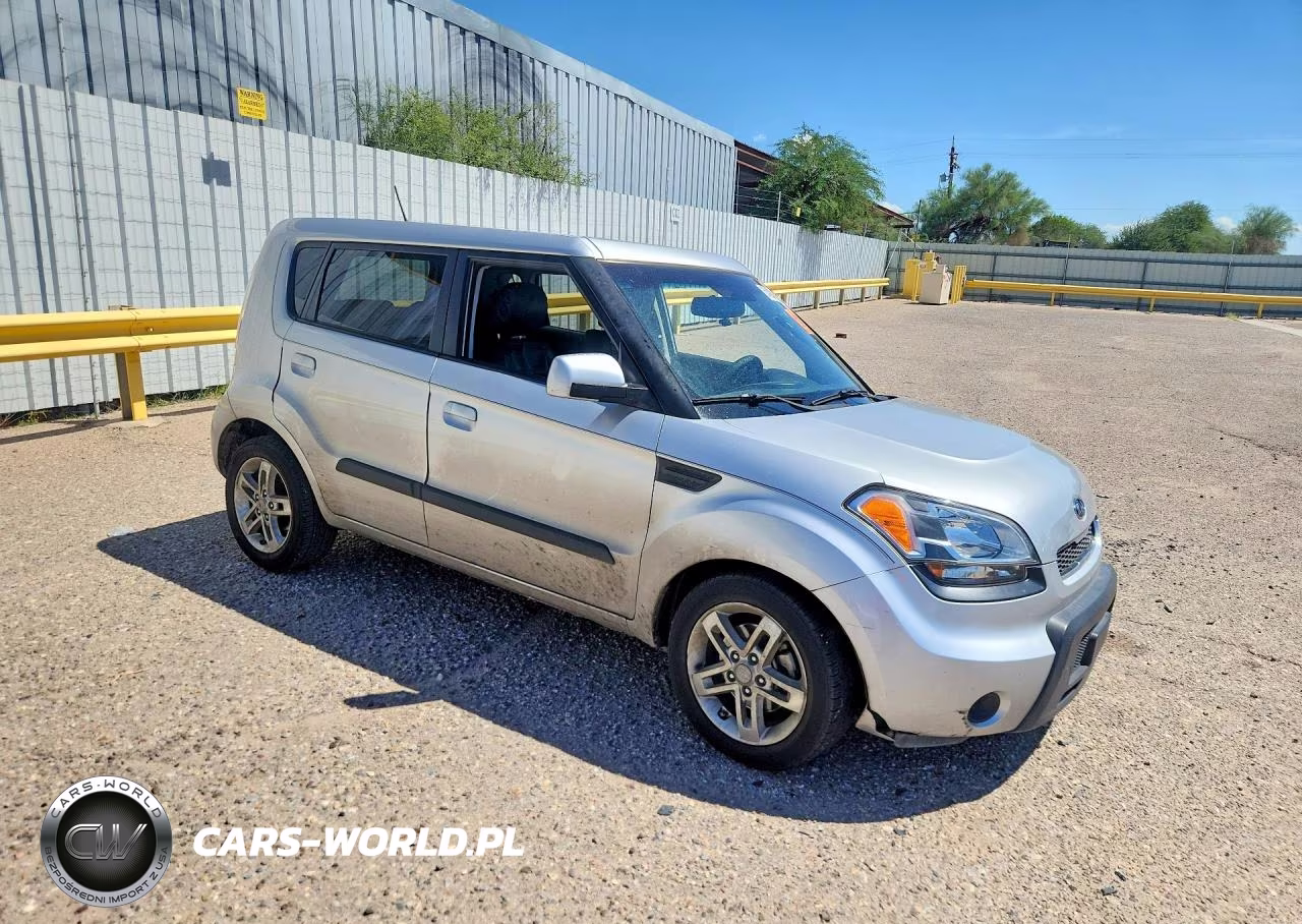 2010 Kia Soul + VIN:KNDJT2A29A7176755 - 4