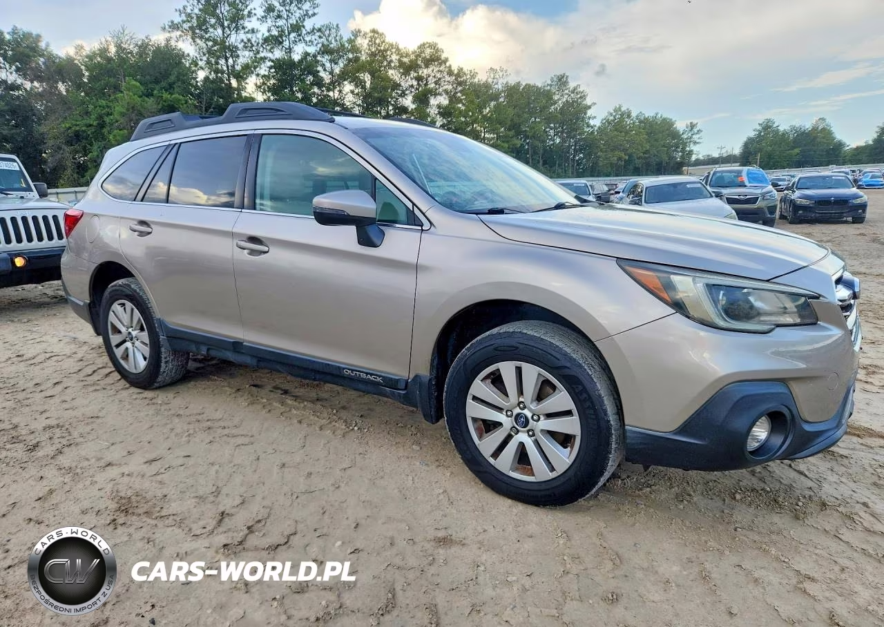 2018 Subaru Outback 2.5I Premium VIN:4S4BSAFC5J3397226 - 4