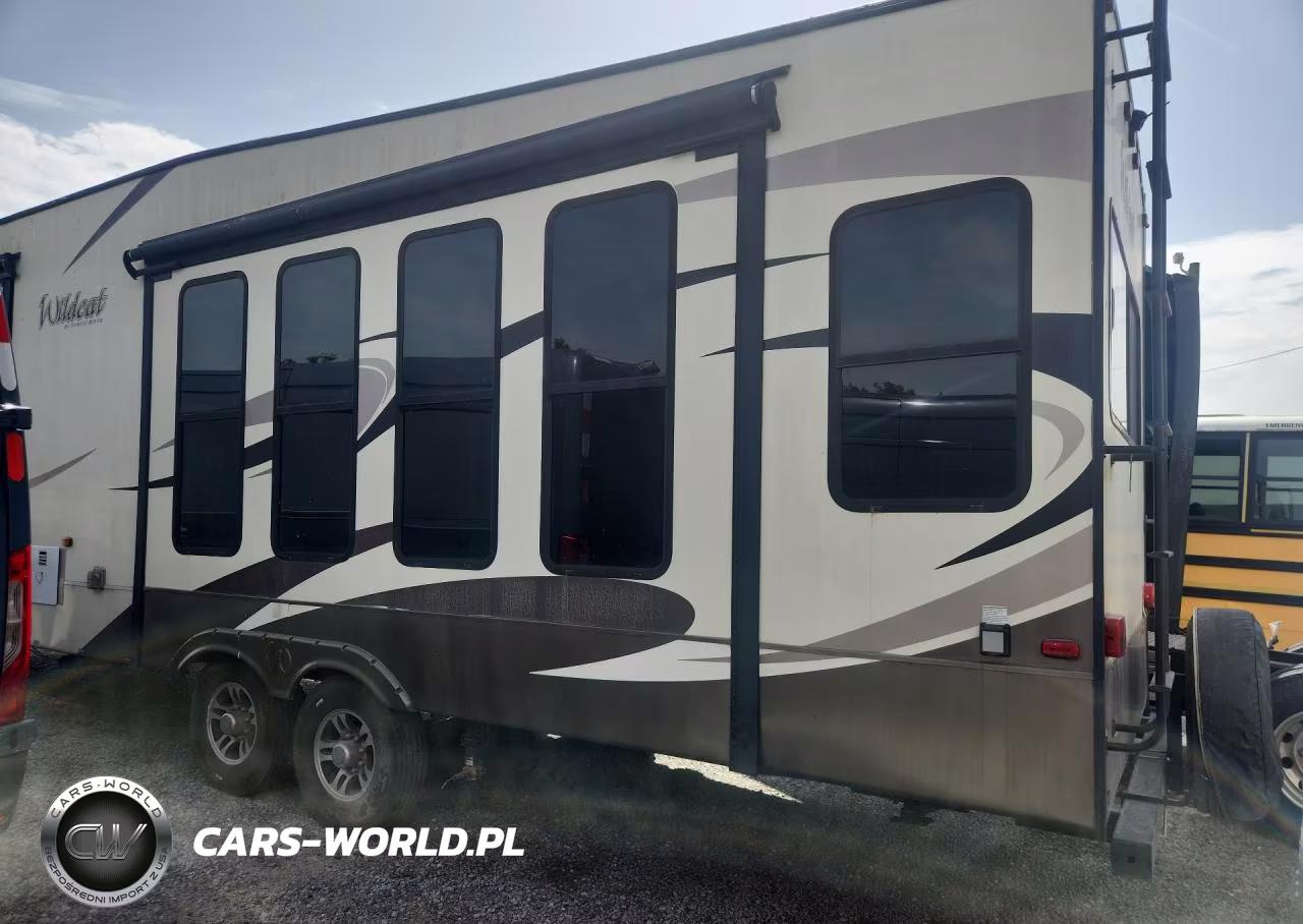 2017 Wildcat By Forest Ri Fifth Wheel Series VIN:5ZT3WCXB7HG000521 - 2
